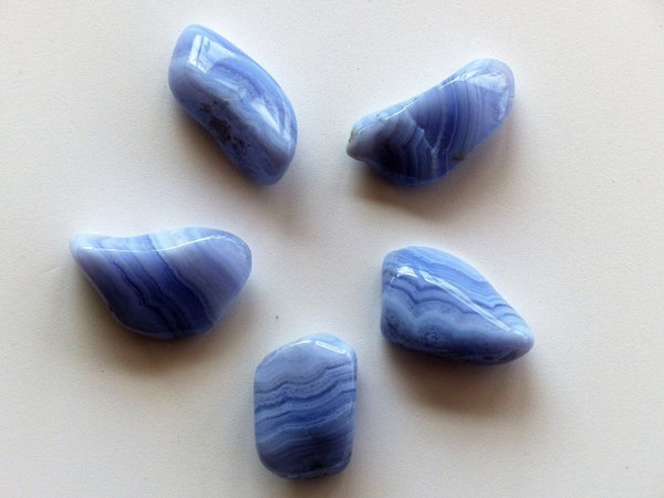 1 Trommelstein Chalcedon Blue Lace XL (Namibia) (A-Qualität)